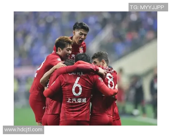 今天上港与申花激战正酣谁将赢得这场上海德比的荣耀与自豪